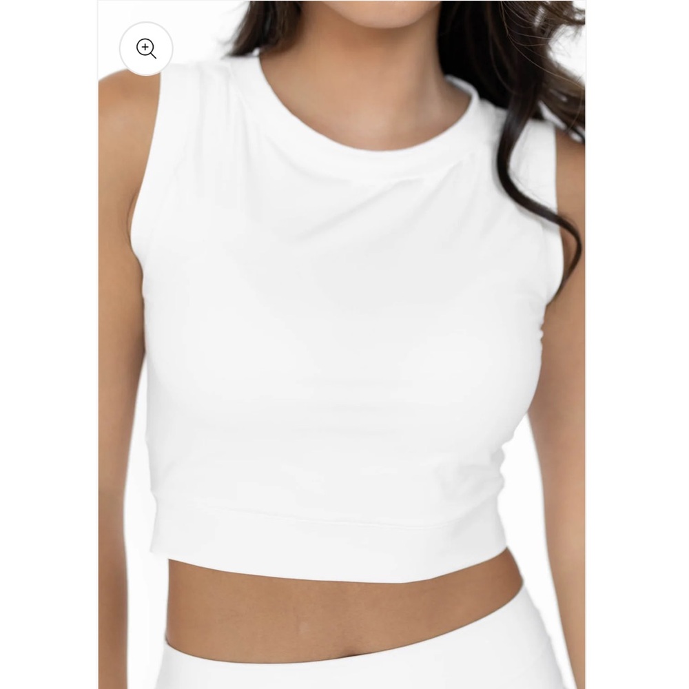 Volare White Never Miss Mesh Cropped Athletic Tank NWT